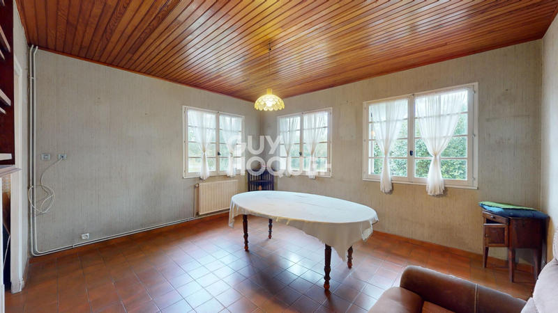 Maison - 213 m² - 7 pièces