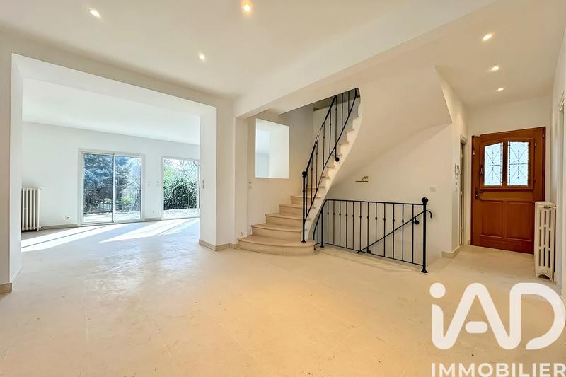 Maison - 170 m² - 9 pièces