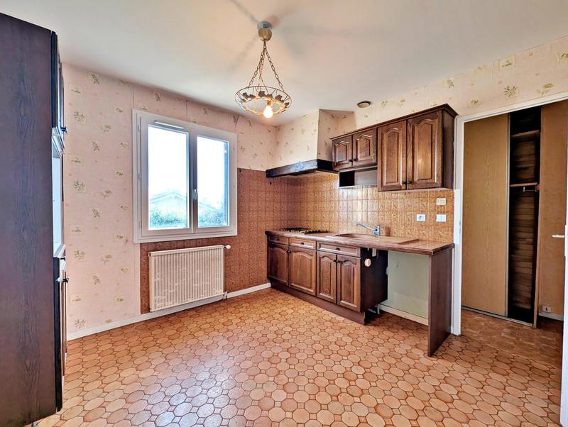 Maison traditionnelle - 201 m² - 7 pièces