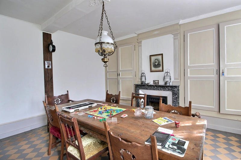 Demeure - 184 m² - 7 pièces