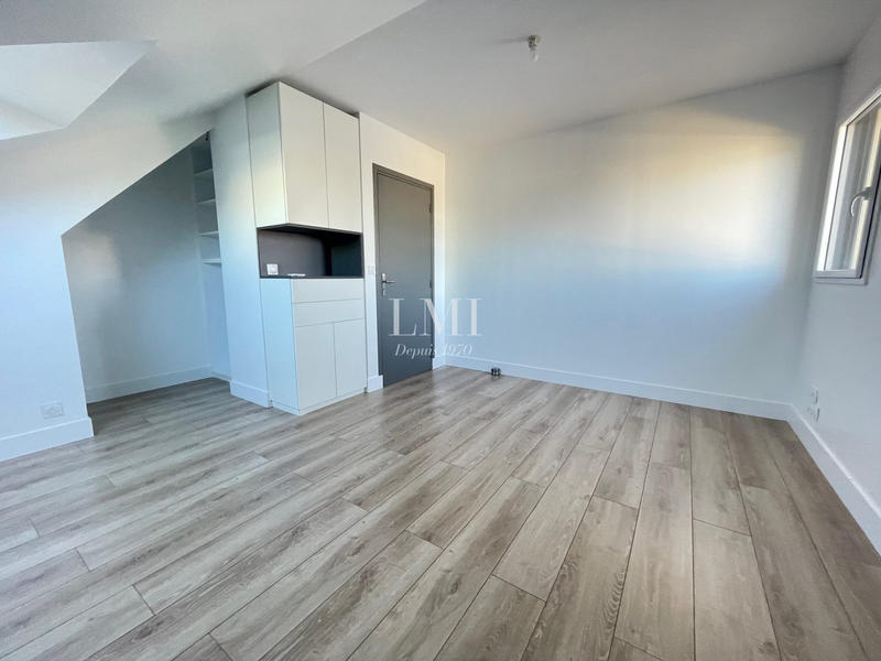 Maison - 300 m² - 9 pièces