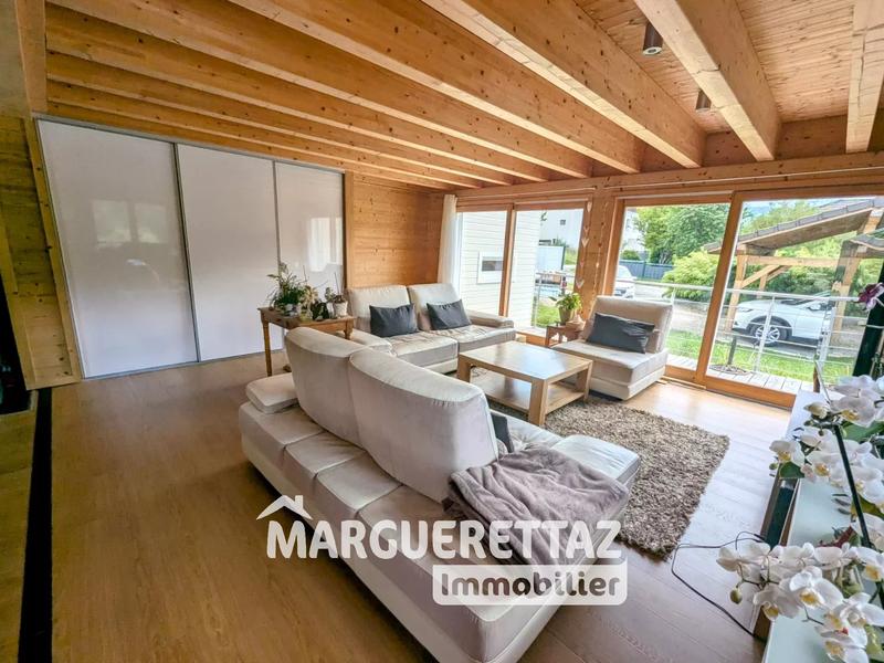 Maison - 237 m² - 7 pièces