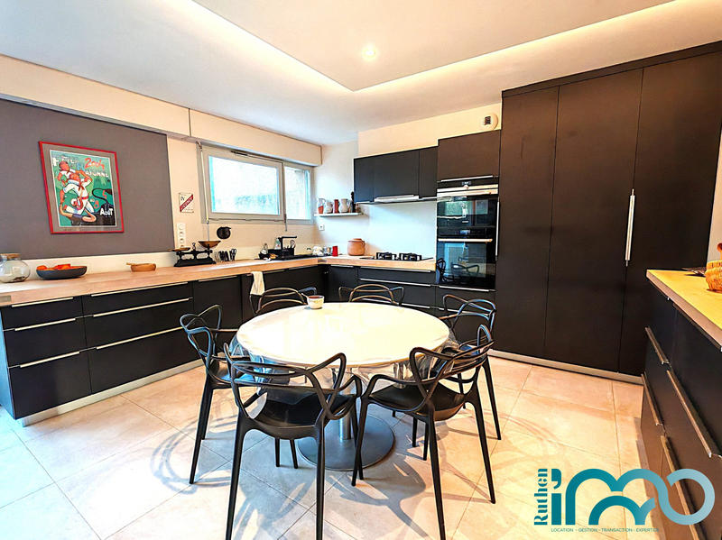 Maison ancienne - 250 m² - 8 pièces