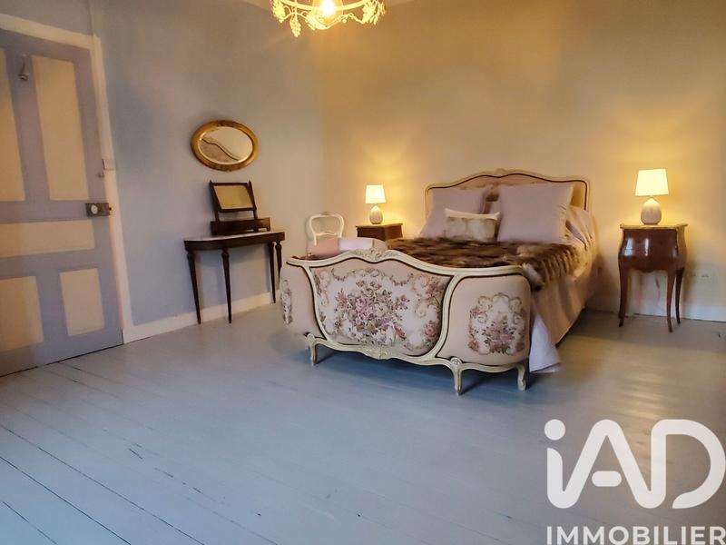 Maison - 220 m² - 6 pièces