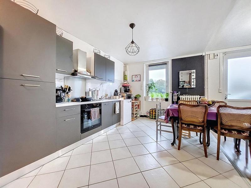 Maison - 95 m² - 5 pièces