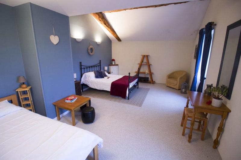 Maison - 1 270 m² - 34 pièces