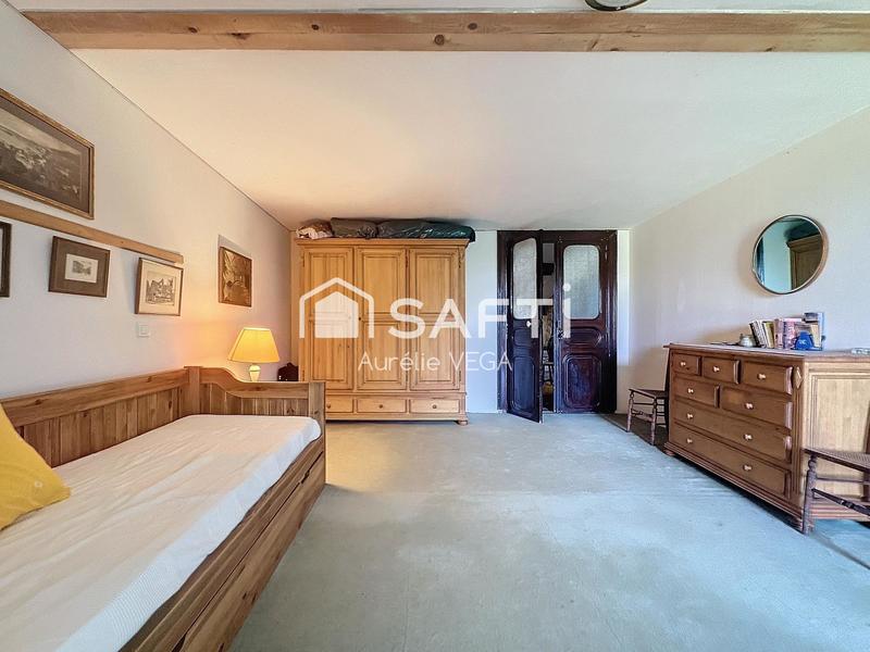 Maison - 225 m² - 6 pièces