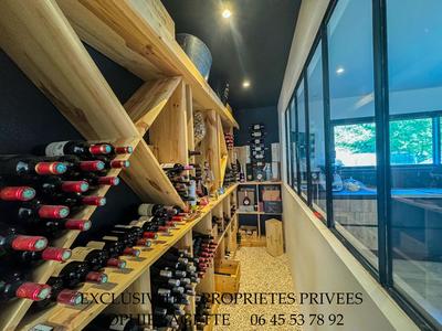 Maison - 257 m² - 8 pièces