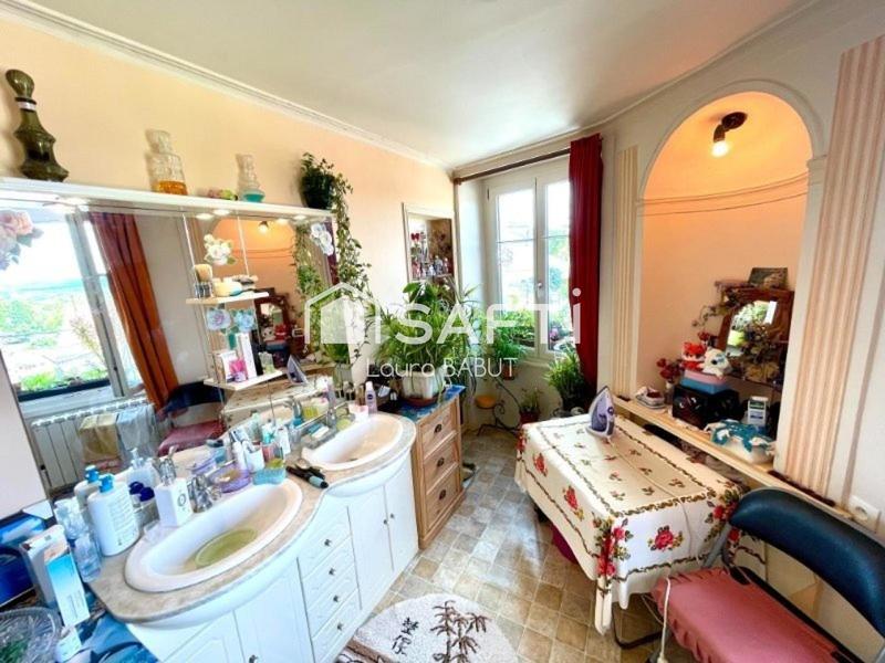 Maison - 167 m² - 6 pièces