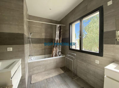 Maison contemporaine - 214 m² - 7 pièces