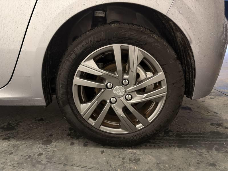 Peugeot 208 PureTech 100 s&amp;S Bvm6 Style