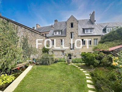 Maison - 315 m² - 15 pièces