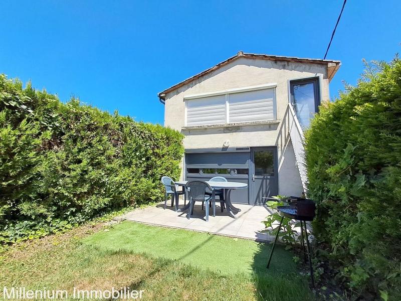 Maison - 200 m² - 8 pièces