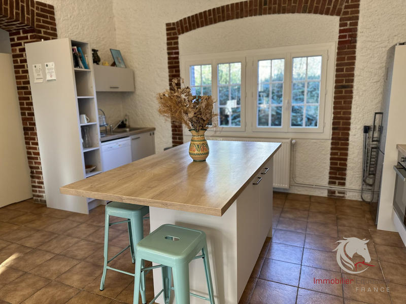 Maison - 530 m² - 21 pièces