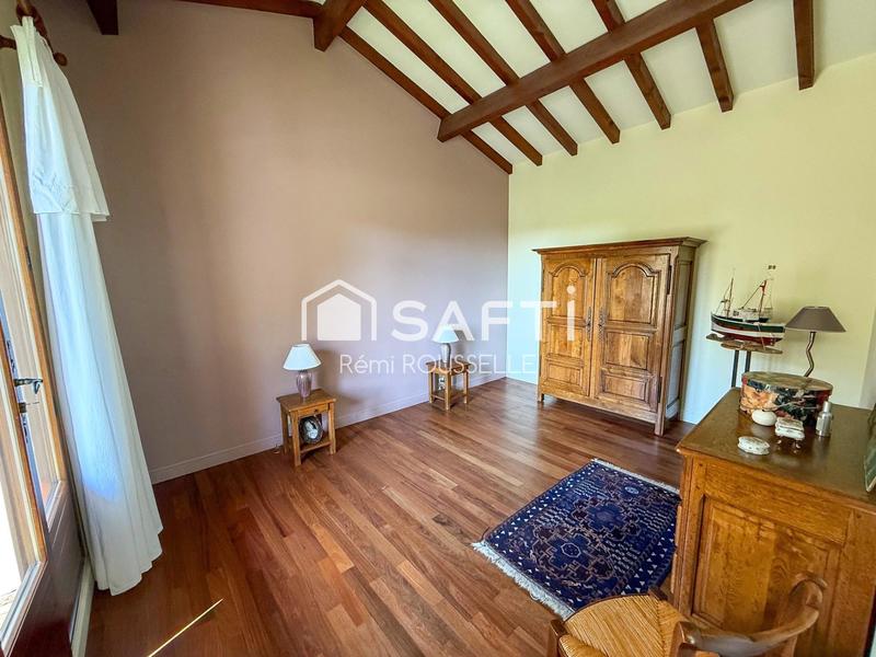 Maison - 180 m² - 8 pièces