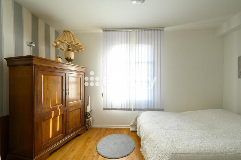 Maison - 223 m² - 9 pièces