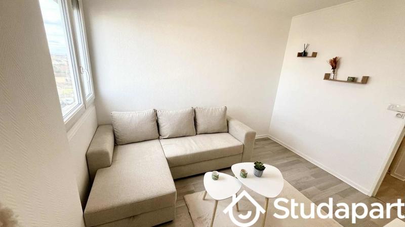 Chambre - 12 m² - 1 pièce