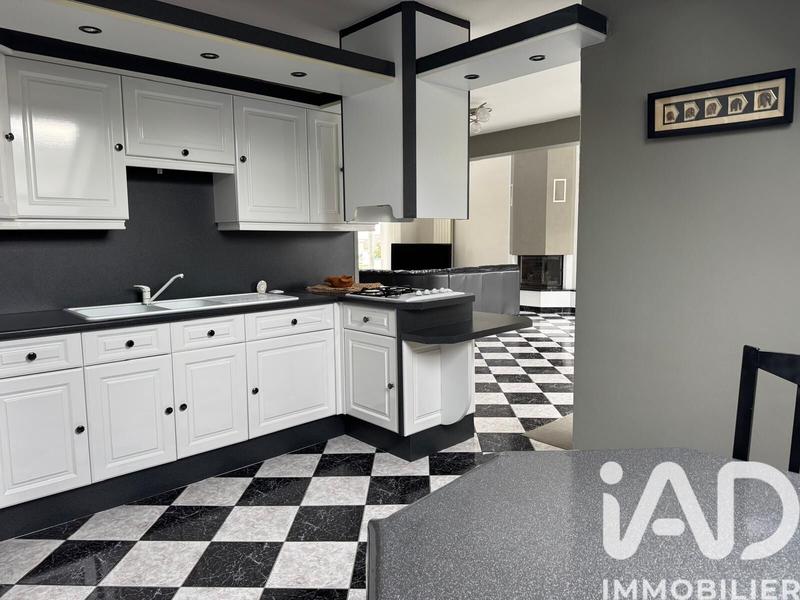 Maison - 137 m² - 5 pièces