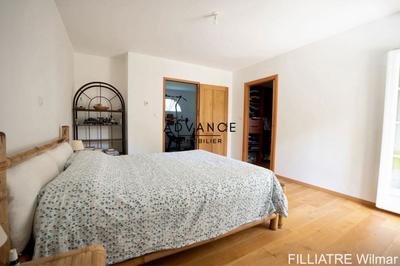 Maison - 210 m² - 5 pièces