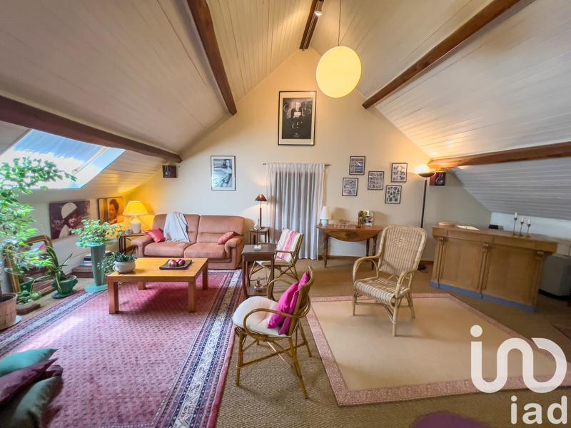 Maison - 280 m² - 8 pièces