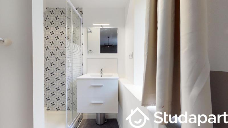 Chambre - 11 m² - 1 pièce