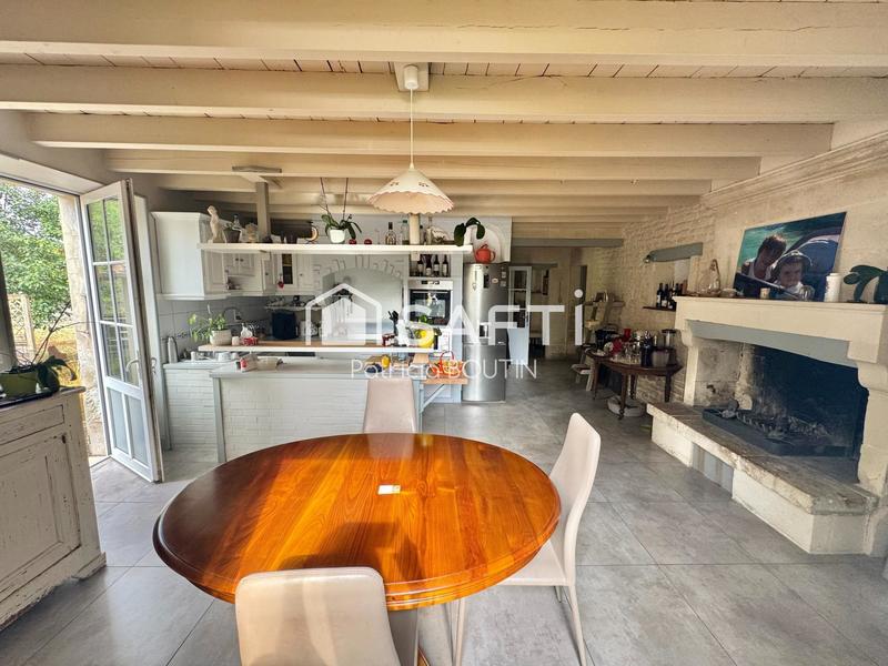 Maison - 265 m² - 8 pièces