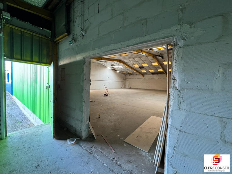 Local d'activités - 388 m²