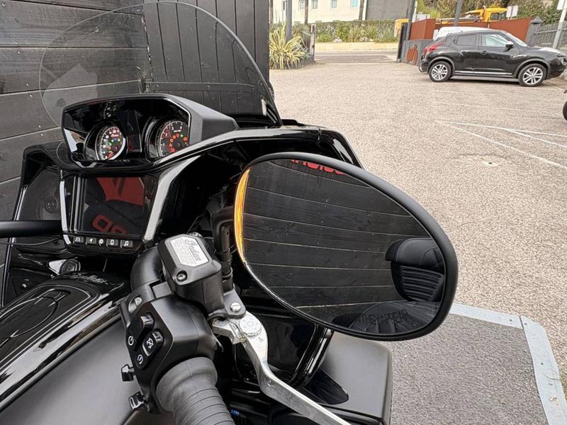 Indian Pursuit Dark Horse