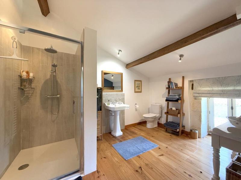 Maison - 360 m² - 8 pièces