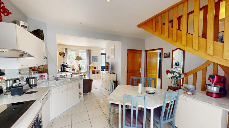 Maison - 140 m² - 5 pièces