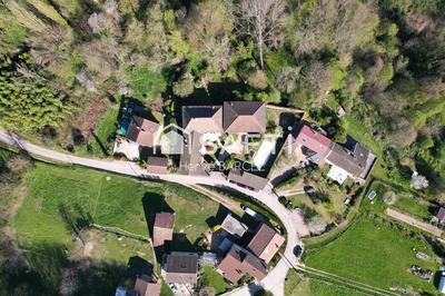 Maison - 218 m² - 6 pièces