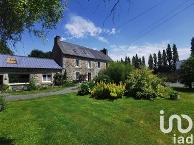 Maison - 236 m² - 8 pièces