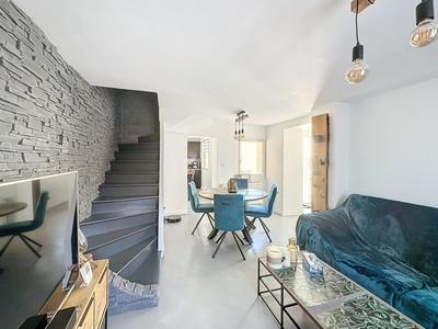 Maison - 97 m² - 5 pièces