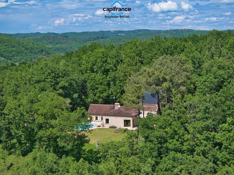 Propriété - 250 m² - 7 pièces