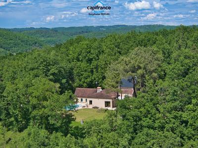 Propriété - 250 m² - 7 pièces