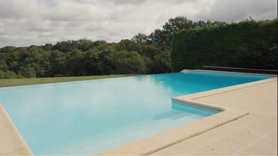 Propriété - 370 m² - 10 pièces