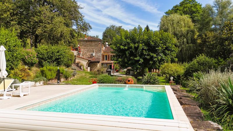 Maison - 286 m² - 9 pièces