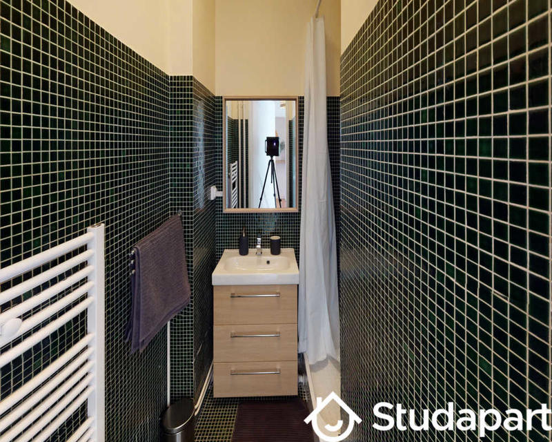 Chambre - 80 m² - 1 pièce