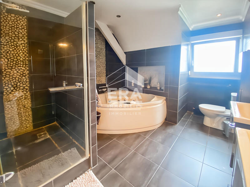 Maison - 143 m² - 6 pièces