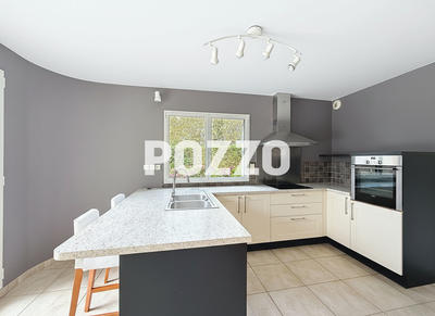 Maison - 200 m² - 7 pièces