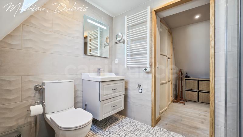 Propriété - 271 m² - 12 pièces