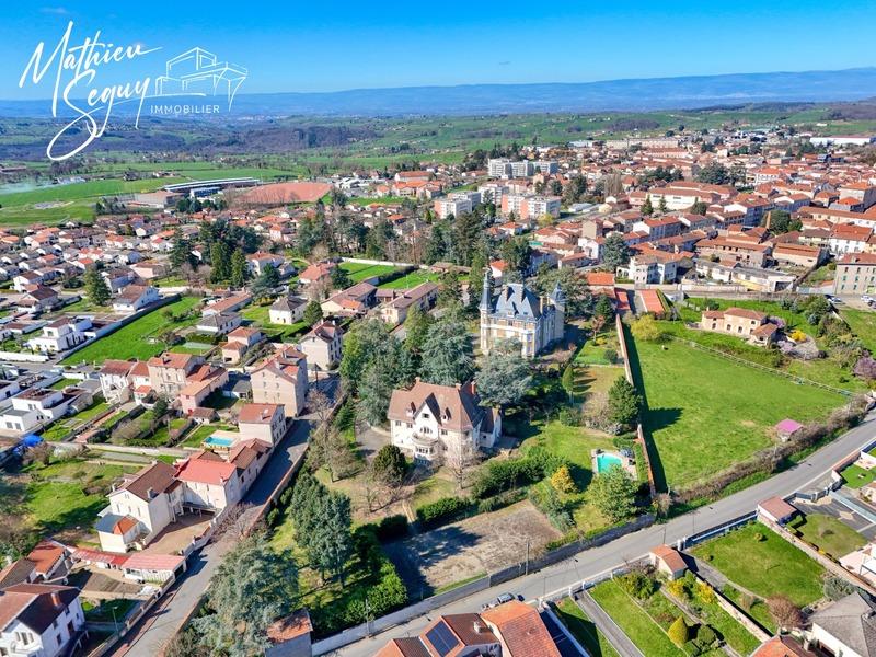 Propriété - 525 m² - 13 pièces