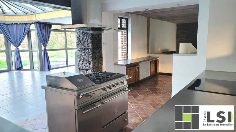 Maison - 245 m² - 8 pièces