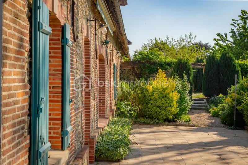 Propriété - 324 m² - 11 pièces