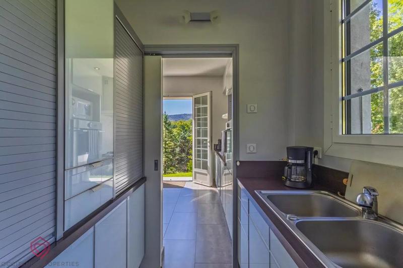 Villa - 203 m² - 7 pièces