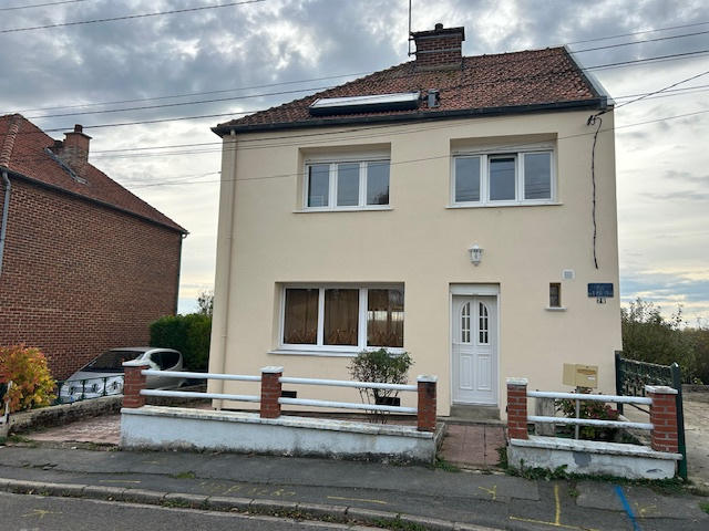 Maison - 90 m² - 6 pièces