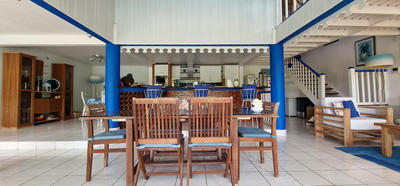 Maison - 349 m² - 9 pièces