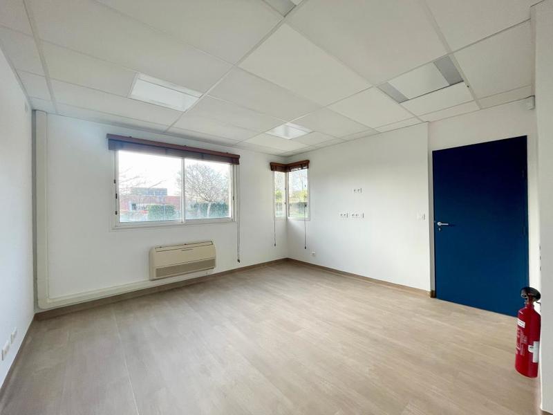 Bureau - 303 m²