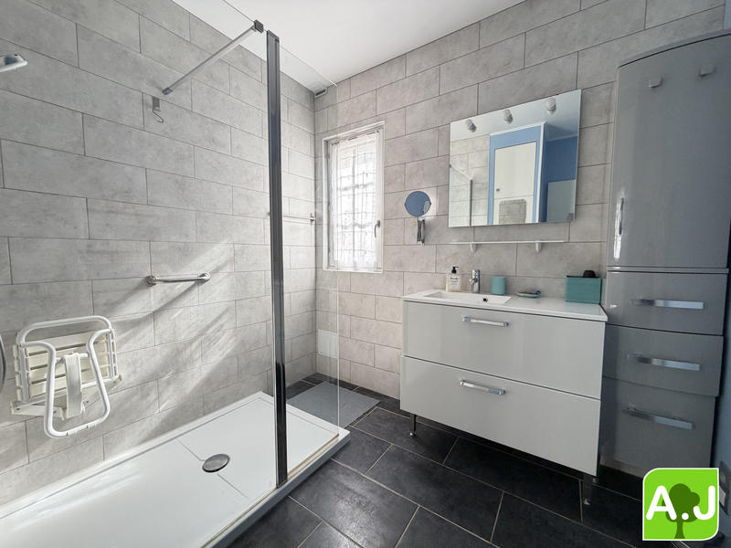 Maison - 175 m² - 8 pièces