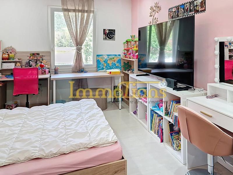 Maison - 166 m² - 6 pièces